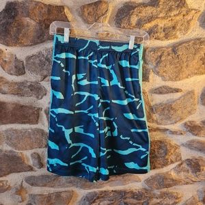 Under armour heat gear shorts size youth large in blue camo